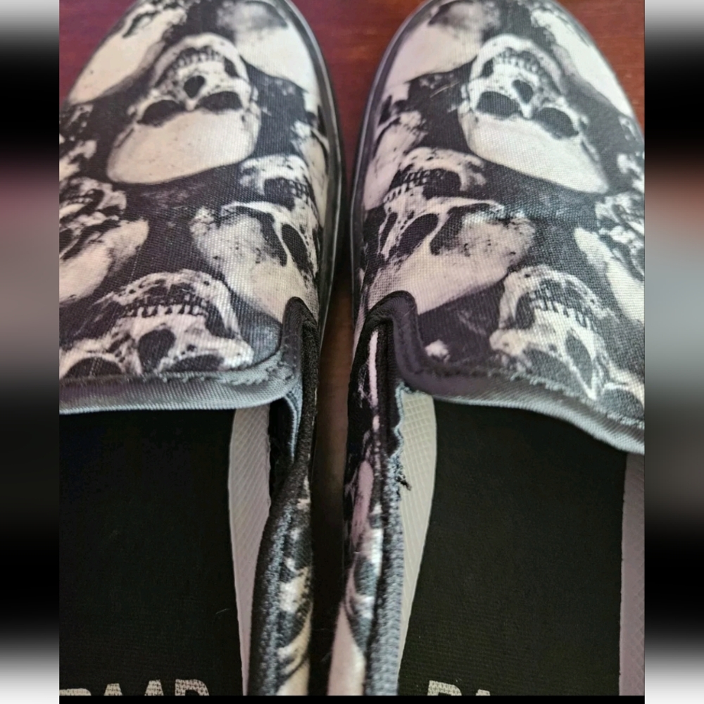 raad shop shoes Skull Slip Ons Men 6.5 Women 8.5 - Picture 6 of 9